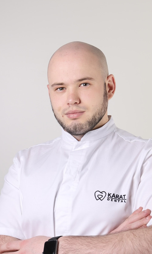 Іванчишин Євгеній Павлович: Лікар-стоматолог, ортопед, хірург